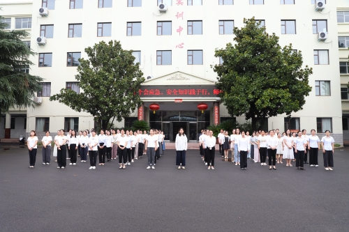 beat365举行庆“七一”主题升旗仪式