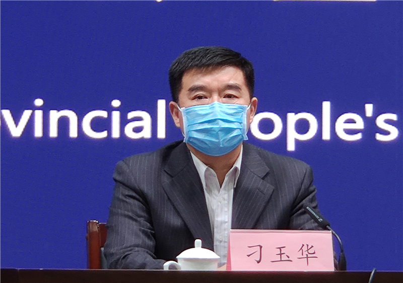 1582974857802074789.jpg 省教育厅党组成员、副厅长刁玉华答记者问.jpg