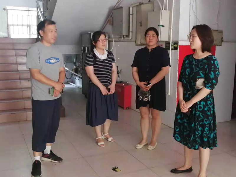 学院党委书记韩爱敏到学生宿舍进行安全检查