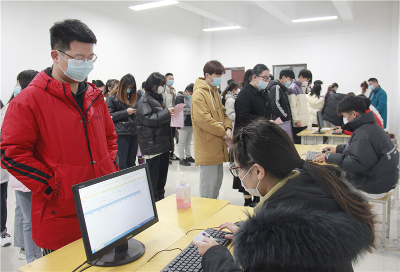 beat365新密校区开展新冠疫苗加强针接种工作