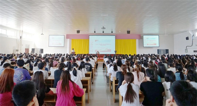 学院执行理事长马明芬教授讲授专题党课