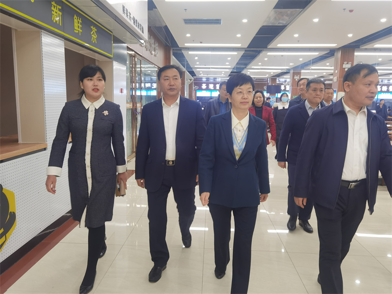 郑州市检察院检察长宋春波一行到我院新密校区督导检查食品安全工作