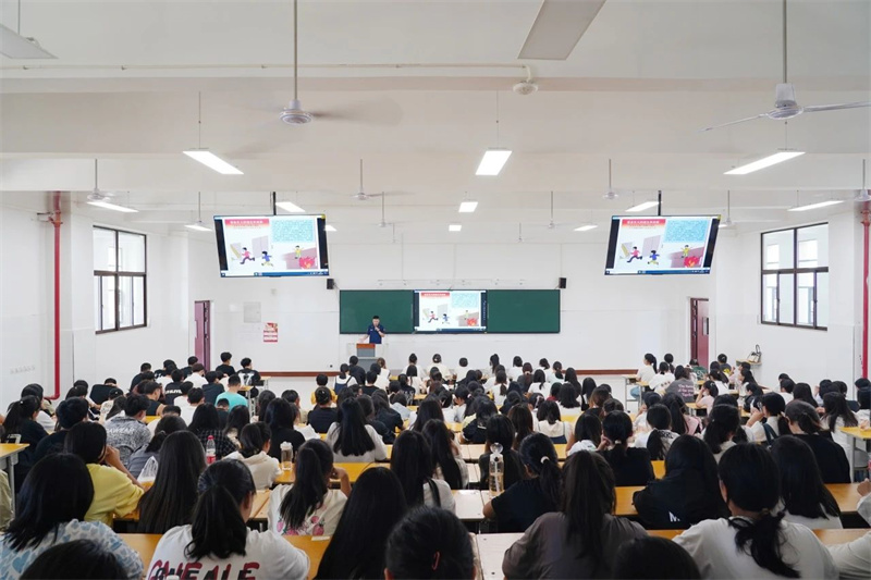 我院新密校区组织师生开展消防安全知识培训及应急演练活动