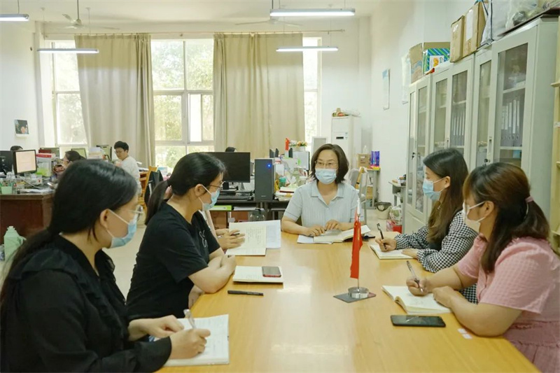 学院党委书记韩爱敏到团委和护理系团总支走访调研